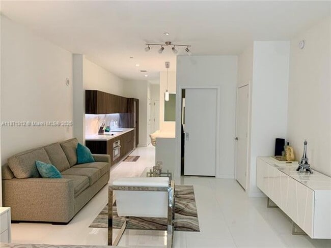 Foto del edificio - 851 NE 1st Ave