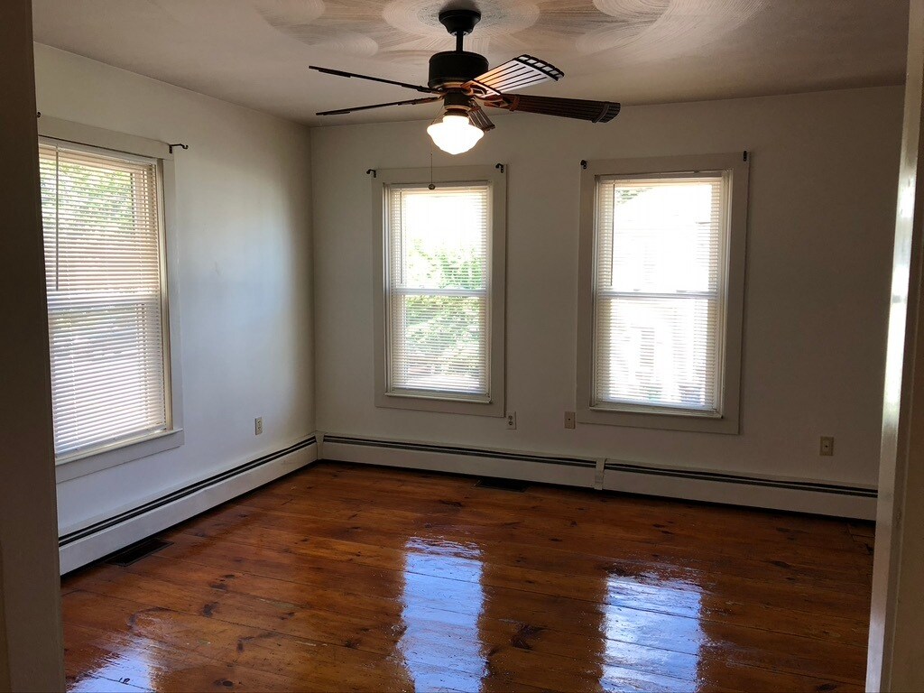 Living Room - 89 Hill St