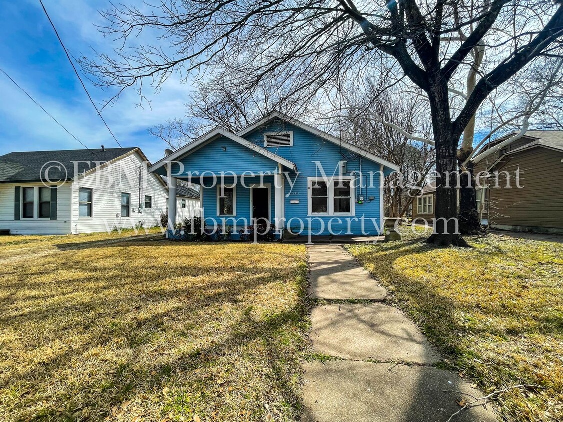 Foto principal - 1519 Elmwood Ave