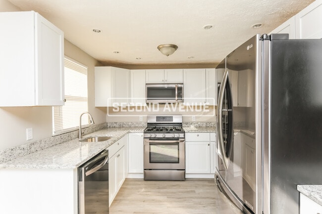 Building Photo - 402 Lehigh Dr
