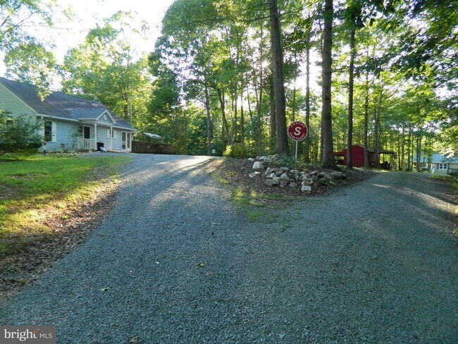 Building Photo - 18299 Ragtop Rd