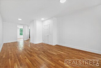 Building Photo - BRAND NEW 3 BED 2 Bath in Bushwick!