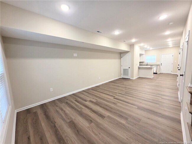 Foto del edificio - 1511 Fort Bragg Rd