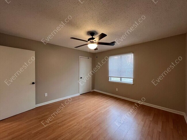 Building Photo - 3801 Carnes Ave