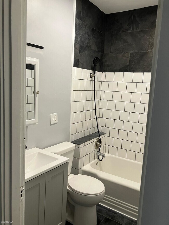 Foto del edificio - 3 br, 1 bath House - 607 Young Street