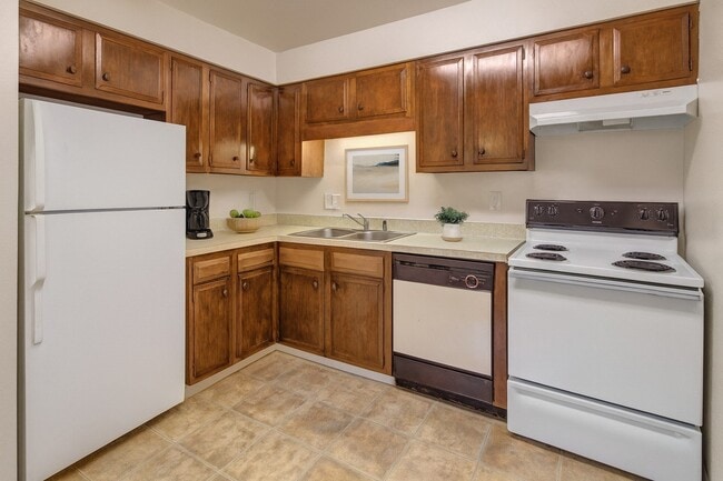 Building Photo - Castle Apartment Homes