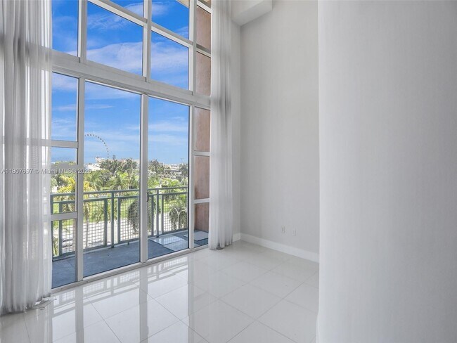 Foto del edificio - 244 Biscayne Blvd