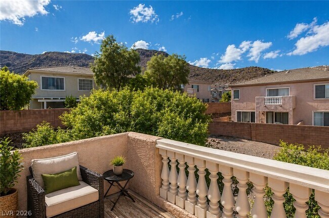 Foto del edificio - 227 Serenity Crest St