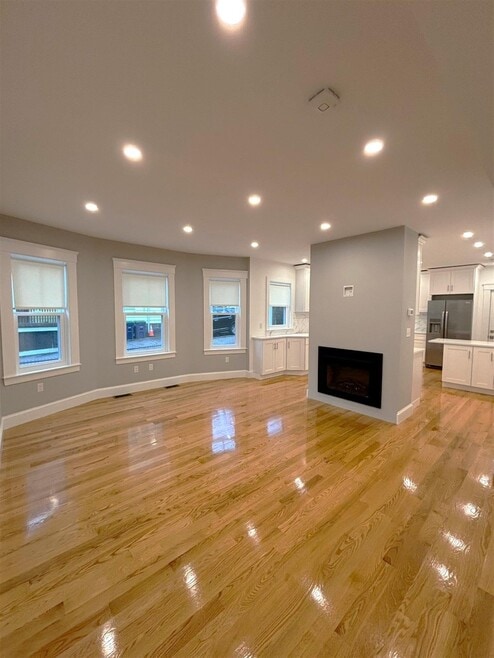 Building Photo - 26 Fenwick St