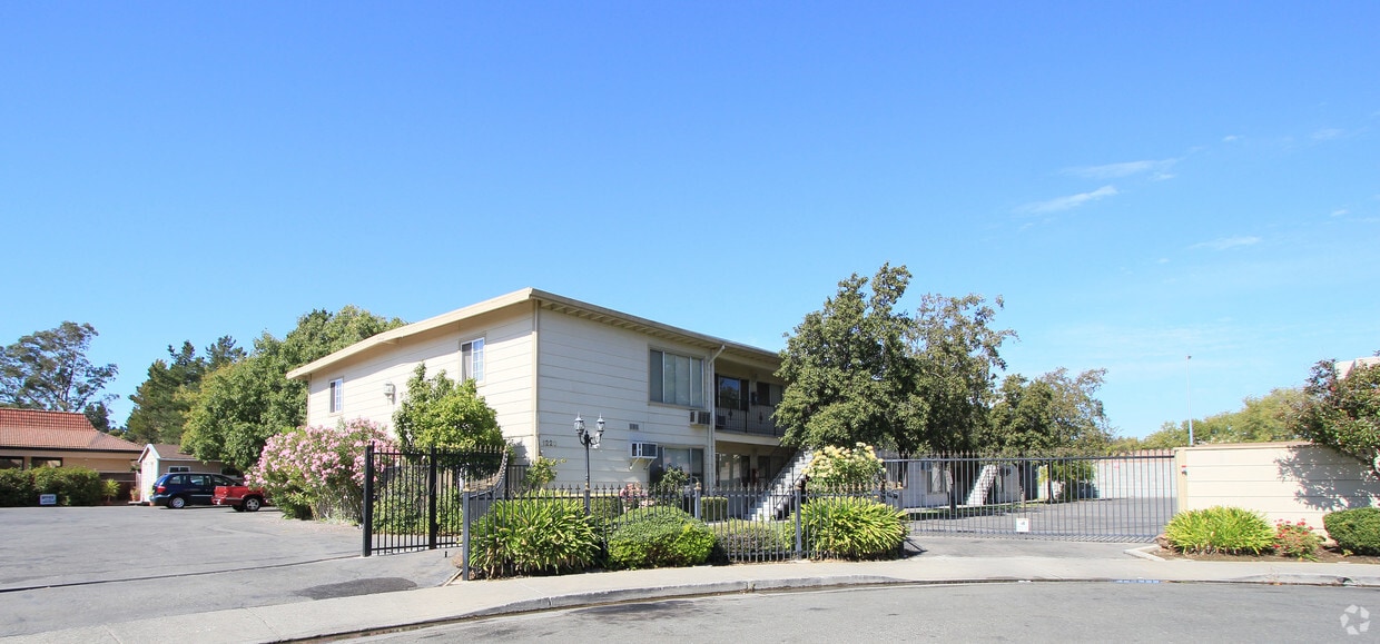 Building Photo - Dana Apartments