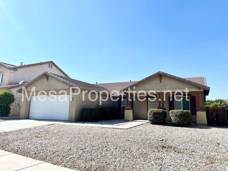 Foto principal - 13780 Sahara Ln