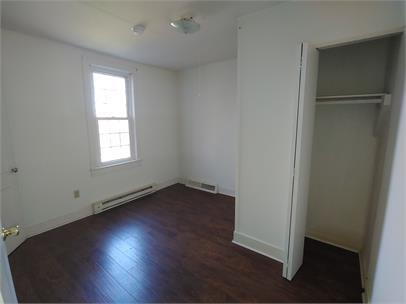 Foto del edificio - Charming 2 Bedroom Duplex Near Shopping & Schools