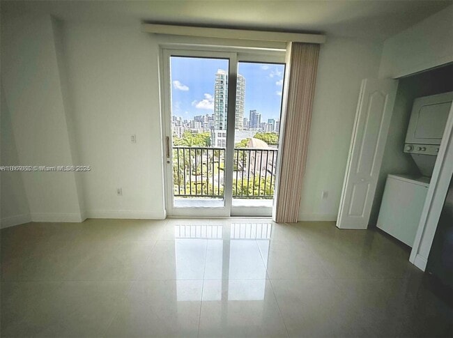 Foto del edificio - 2701 SW 3rd Ave