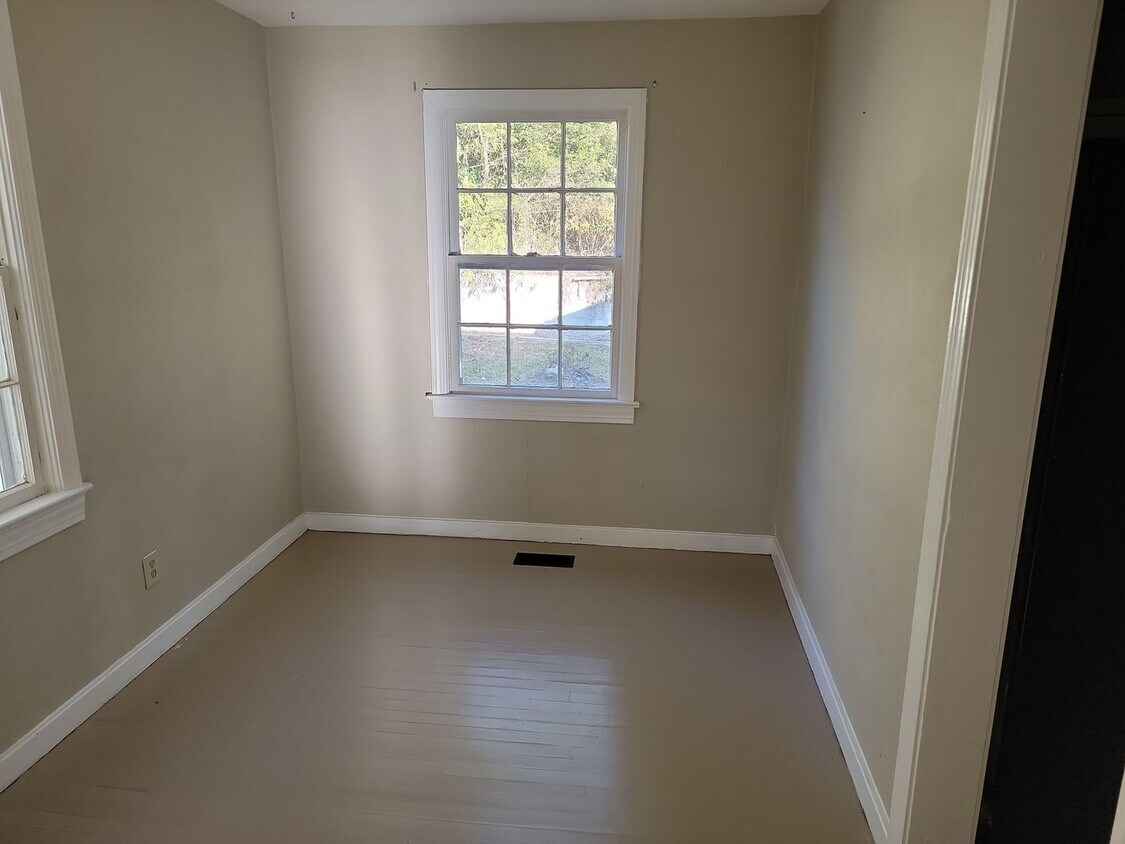 Foto del edificio - 4423 Bryan Ave