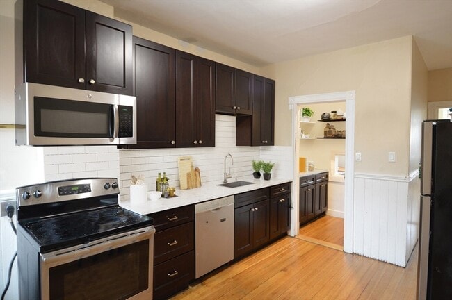 Foto del edificio - 1805 Beacon St