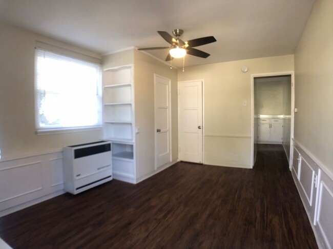 Interior Photo - 611 Levering Ave