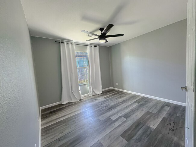 Foto del edificio - Available Now! 3 Bedroom, 2 Bathroom in Prime Bentonville Location, w/ Garage and Fenced-in Backy...