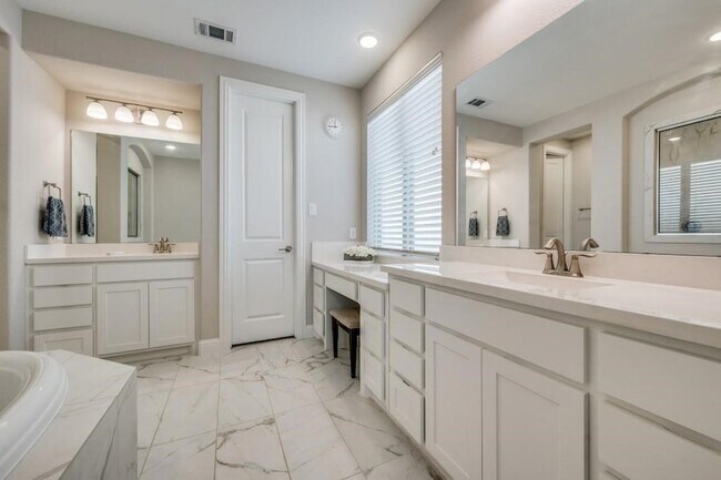 Foto del edificio - 3970 Sweet Clover Dr