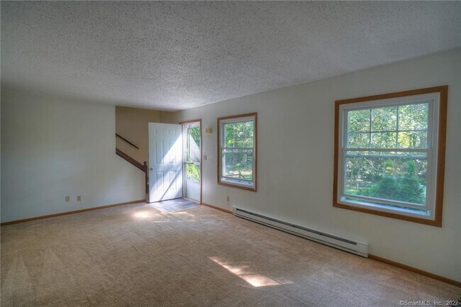 Foto del edificio - 26 Dartmouth Dr