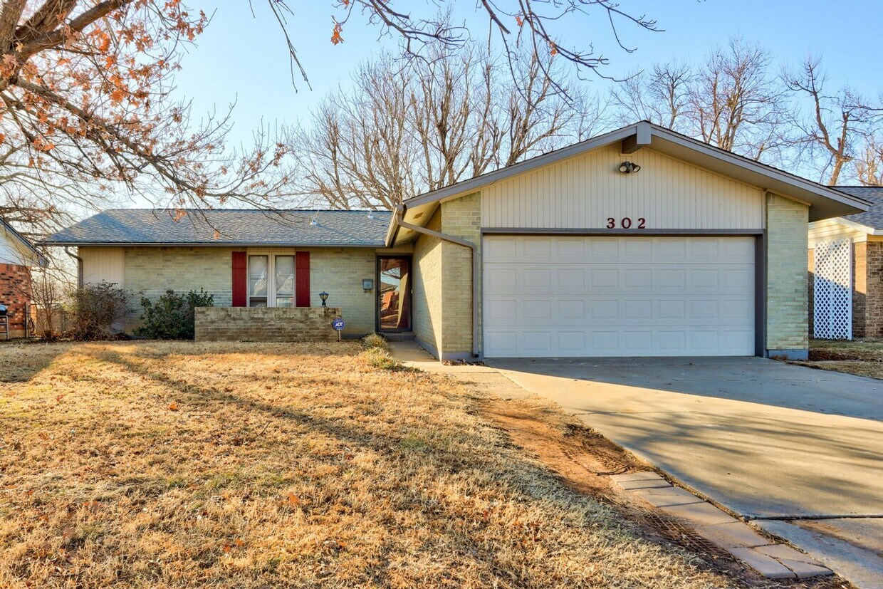 4 bed house in Yukon! - 4 bed house in Yukon!