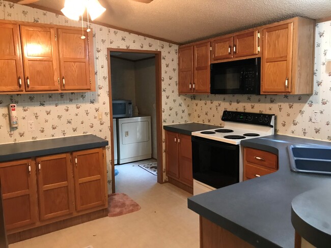 Building Photo - 683 Spring Creek Dr