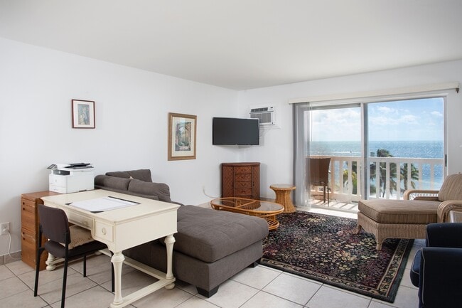 Foto del edificio - 2 Bedroom 1 Bathroom Furnished 5th Floor D...