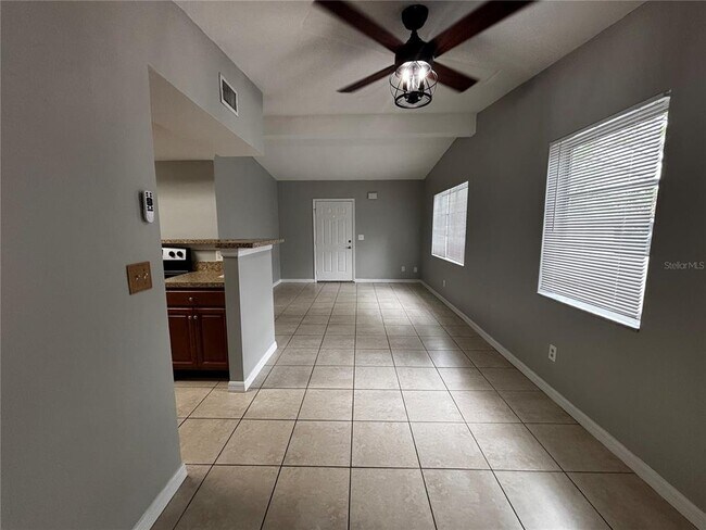 Foto del edificio - 1463 Renton St