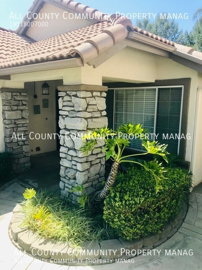 Foto del edificio - 23985 Morning Dove Ln