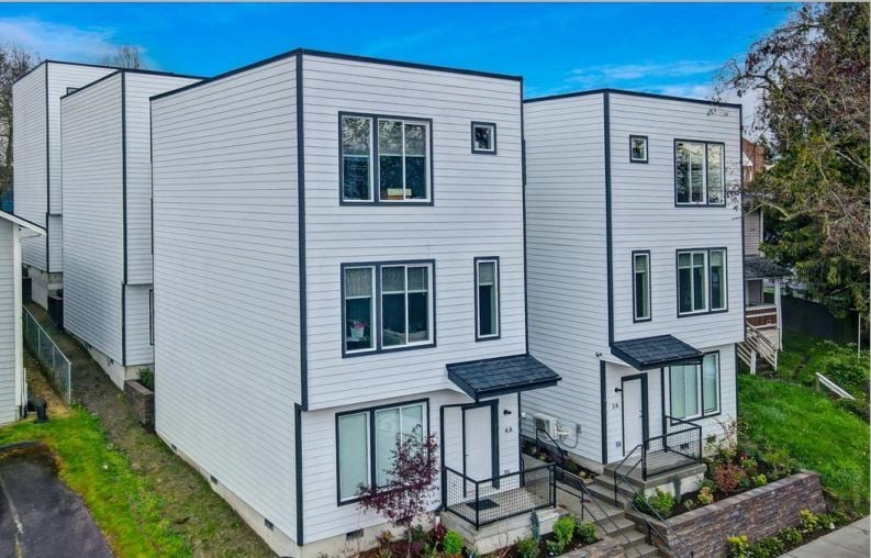 Front Elevation - 1620 S G St