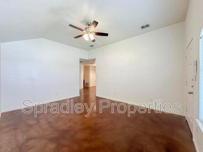 Building Photo - 5606A Luxor Dr