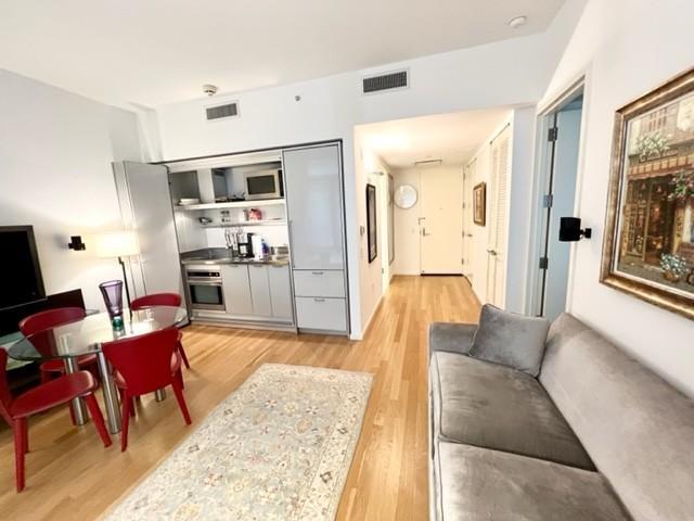 Foto principal - 1 bedroom in NEW YORK NY 10036