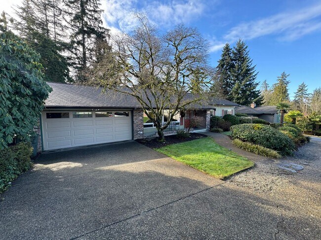 Foto del edificio - CLICK "REQUEST A TOUR" NOW!