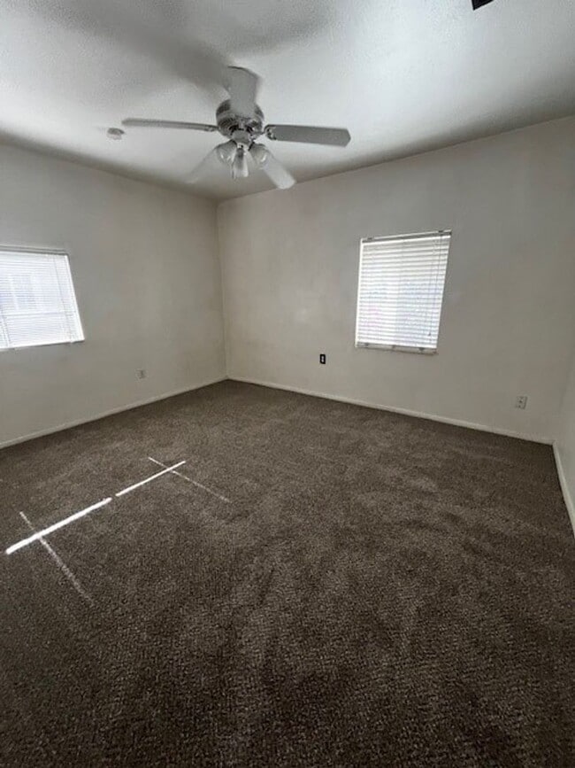 Building Photo - 2209 Chester Ln