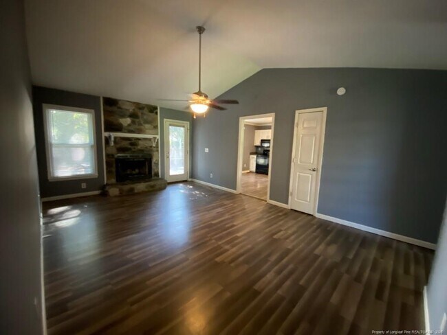 Foto del edificio - 525 Jennings Farm Rd