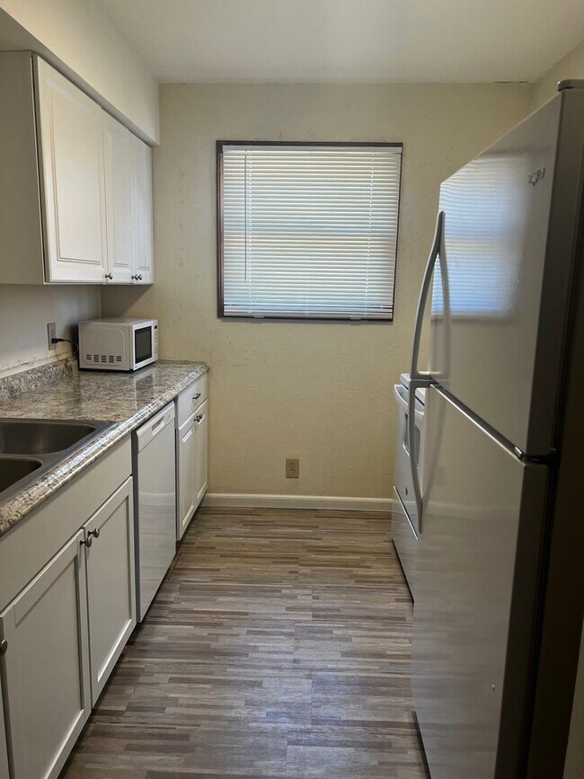 Building Photo - WATER & TRASH INCLUDED - CENTRAL LOCATION!