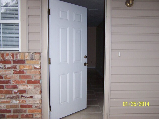 Building Photo - 2666 Faversham Dr