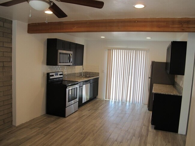 Foto del edificio - HOUSEE FOR RENT