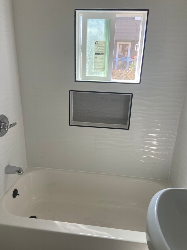 Bathroom - 822 Chester St