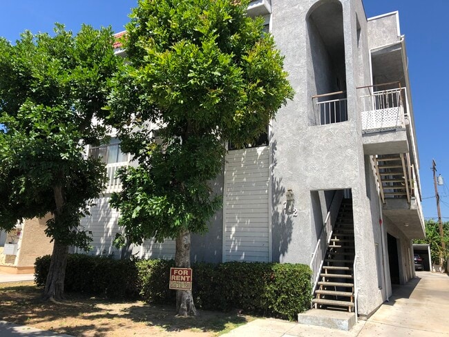 Building Photo - 712 Porter St