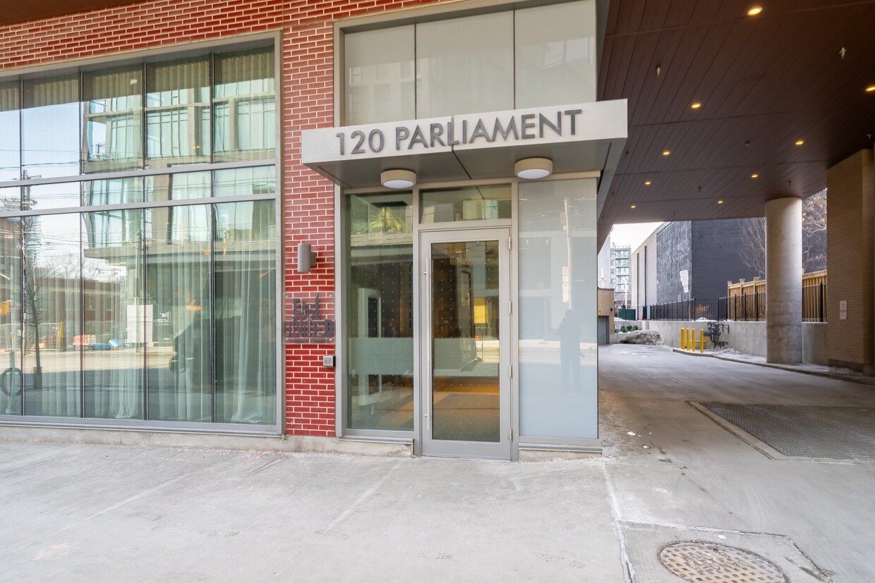 Primary Photo - 120 Parliament St