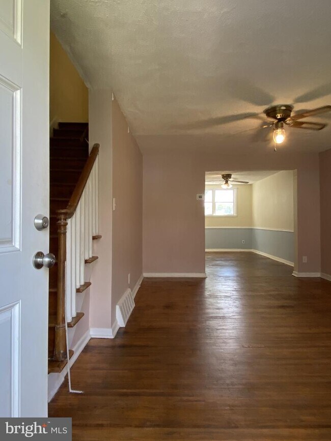 Building Photo - 138 Madison Dr