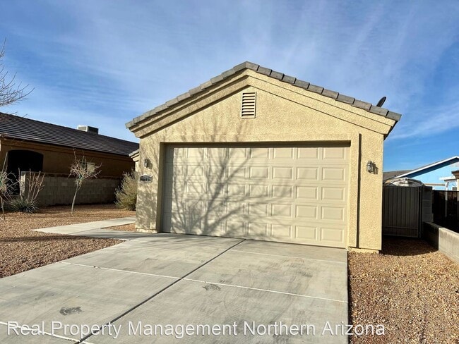Building Photo - 3 br, 2 bath House - 3695 N. Adams St.