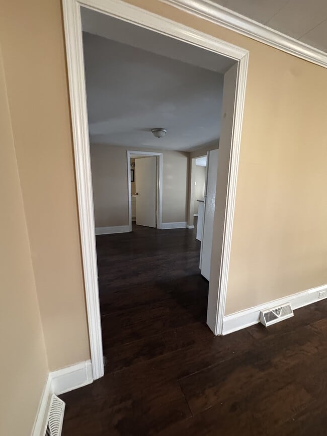 Building Photo - 420 Jackson Park Rd