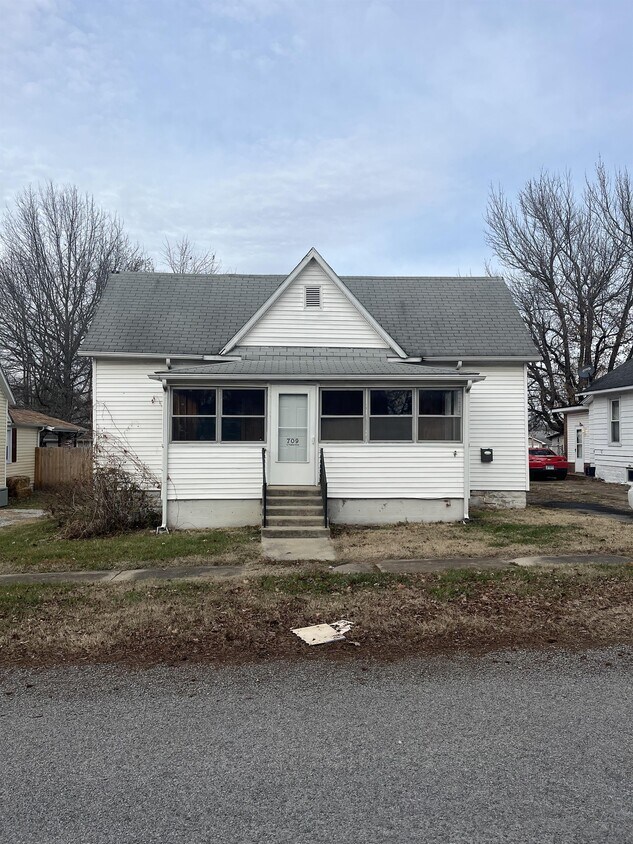 709 W Madison St, Herrin, IL 62948 House Rental in Herrin, IL