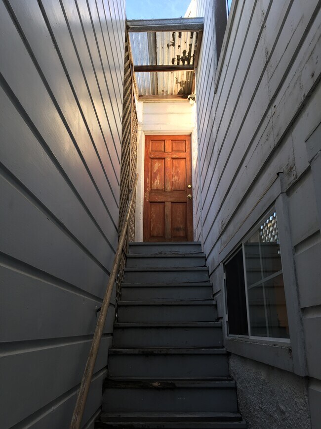 Building Photo - 3926 Cabrillo St