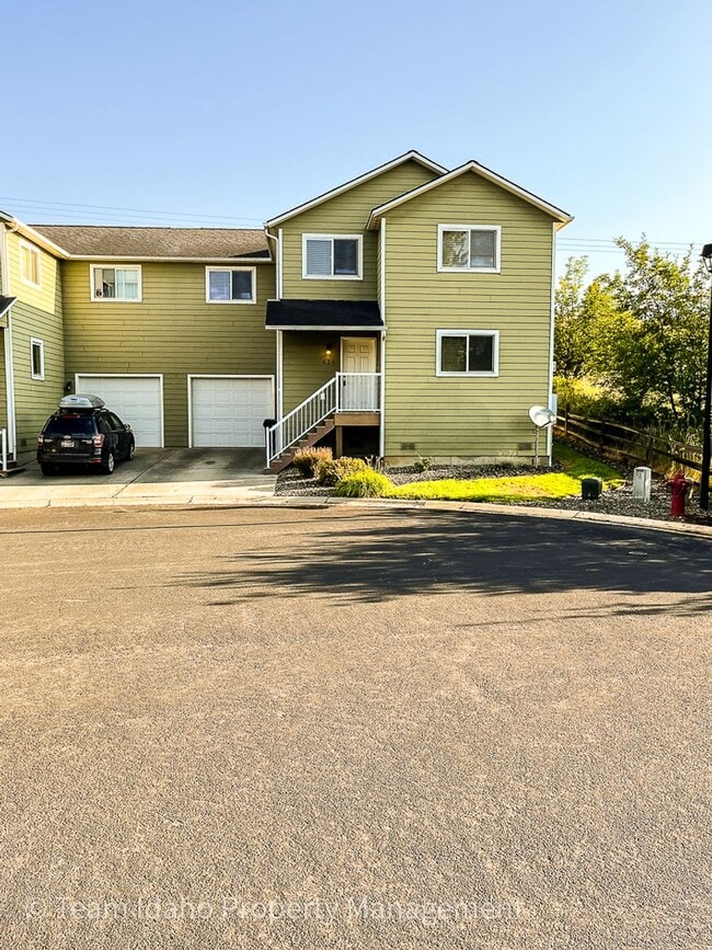 Building Photo - 626 Britton Ln