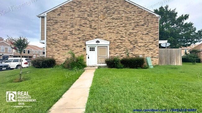 Building Photo - $1,275 - 1bed / 1Bath - Modern House in Me...