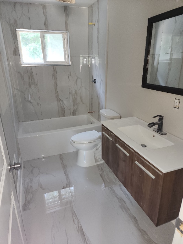 Foto principal - 390 W Lake Ave NW