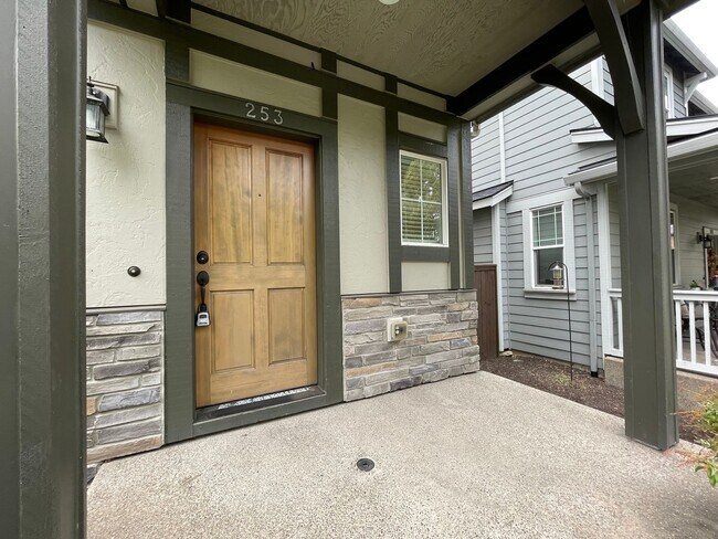 Foto del edificio - 3Bd/ 2.5Ba 2 Story Level Home in Baseline ...