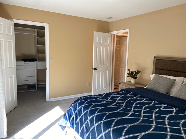 Foto del edificio - 5917 Prosperity Dr